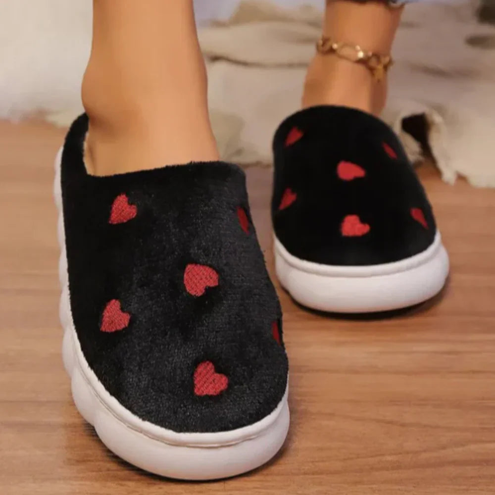 EmberDream CozySlippers™ | Zachte fleece pantoffels met hartjesprint